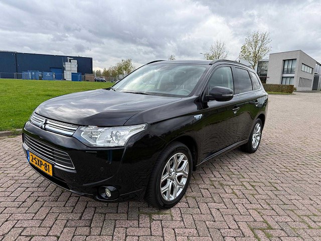 Mitsubishi outlander 2.0 phev instyle+ , 2-sxp-81 - afbeelding 1 van  25