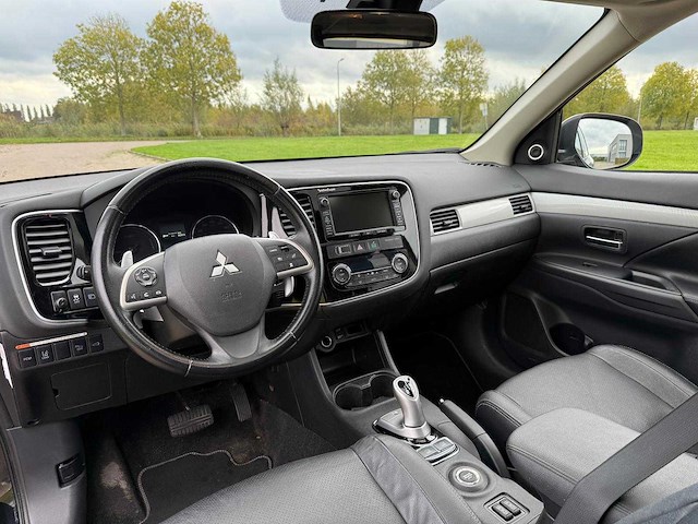 Mitsubishi outlander 2.0 phev instyle+ , 2-sxp-81 - afbeelding 9 van  25