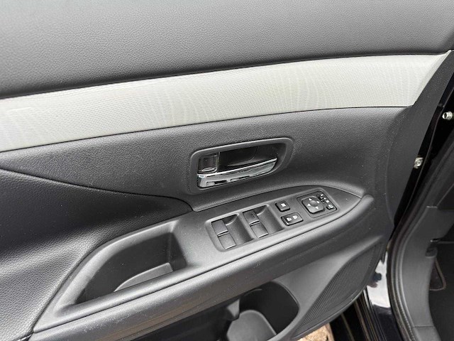 Mitsubishi outlander 2.0 phev instyle+ , 2-sxp-81 - afbeelding 2 van  25