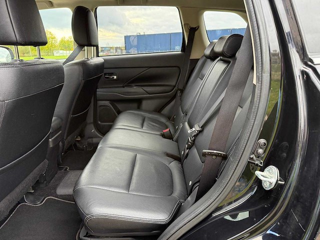 Mitsubishi outlander 2.0 phev instyle+ , 2-sxp-81 - afbeelding 22 van  25