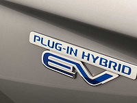 Mitsubishi outlander 2.0 phev instyle 2014 | 8-xkh-60 - afbeelding 18 van  37