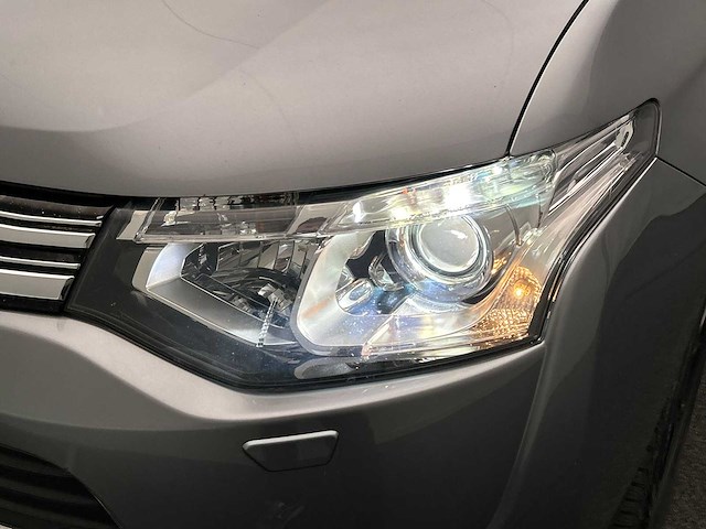 Mitsubishi outlander 2.0 phev instyle 2014 | 8-xkh-60 - afbeelding 28 van  54