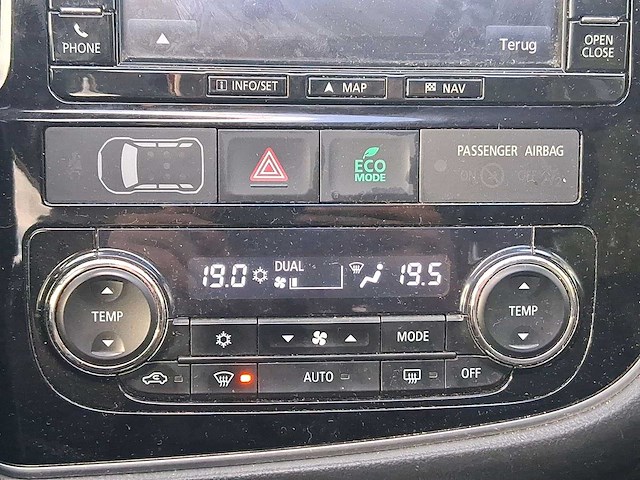 Mitsubishi outlander 2.0 phev instyle+ 2016 | kg-069-s - afbeelding 17 van  32