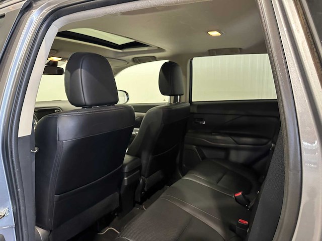 Mitsubishi outlander 2.0 phev instyle 3-xsx-21 - afbeelding 2 van  27