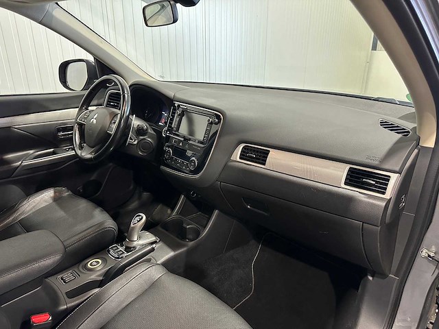 Mitsubishi outlander 2.0 phev instyle 3-xsx-21 - afbeelding 3 van  27