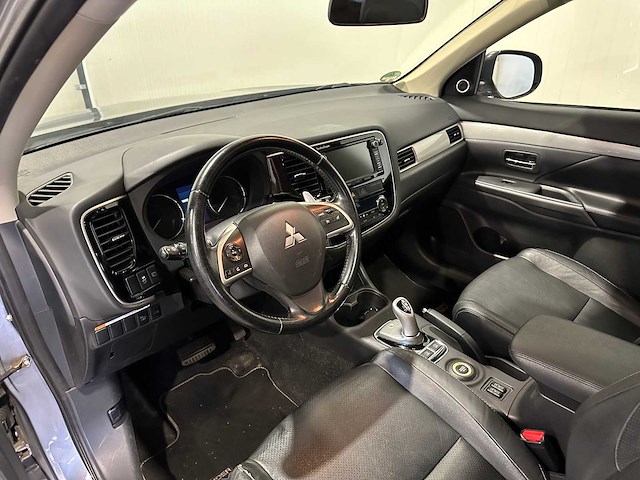 Mitsubishi outlander 2.0 phev instyle 3-xsx-21 - afbeelding 27 van  27