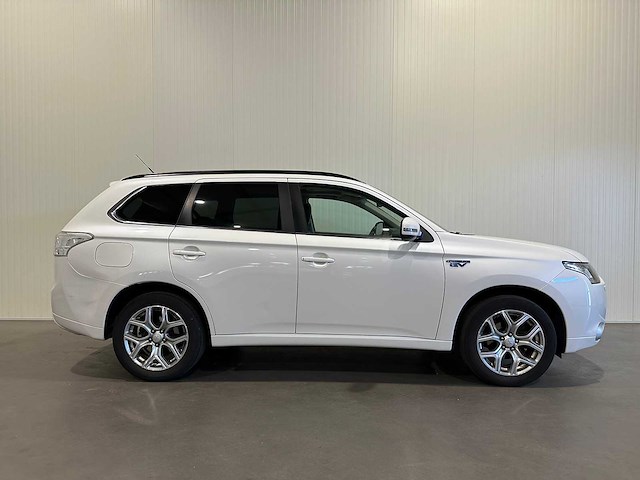 Mitsubishi outlander 2.0 phev instyle+ 8-stp-20 - afbeelding 21 van  24