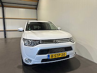 Mitsubishi outlander 2.0 phev instyle+ 8-stp-20 - afbeelding 12 van  24