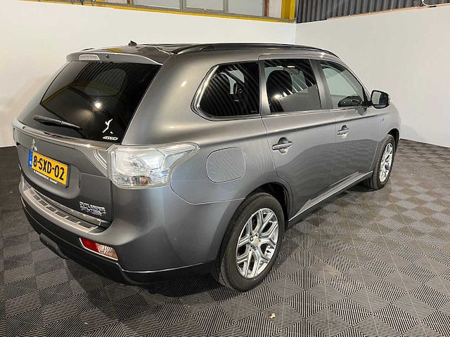Mitsubishi outlander 2.0 phev instyle, 8-sxd-02 - afbeelding 10 van  18