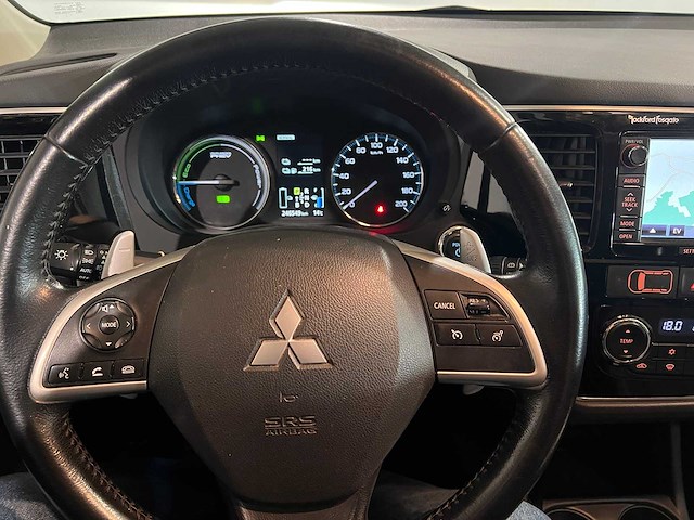 Mitsubishi outlander 2.0 phev instyle, 8-sxd-02 - afbeelding 2 van  12