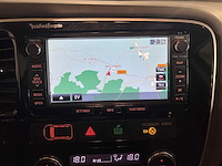 Mitsubishi outlander 2.0 phev instyle, 8-sxd-02 - afbeelding 2 van  9
