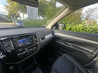 Mitsubishi outlander 2.0 phev instyle | 9-xpf-91 - afbeelding 2 van  30