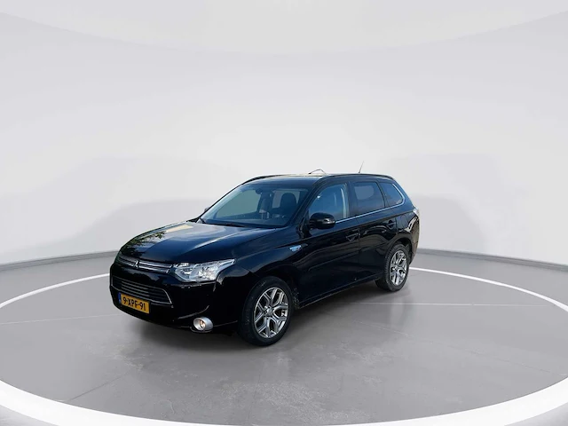 Mitsubishi outlander 2.0 phev instyle | 9-xpf-91 - afbeelding 10 van  30