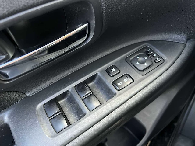 Mitsubishi outlander 2.0 phev instyle | 9-xpf-91 - afbeelding 15 van  30