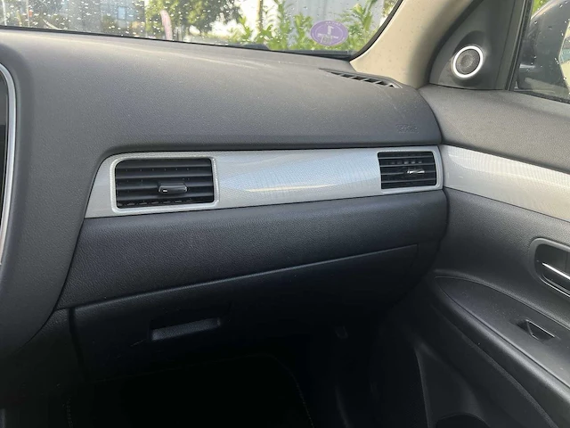 Mitsubishi outlander 2.0 phev instyle | 9-xpf-91 - afbeelding 16 van  30