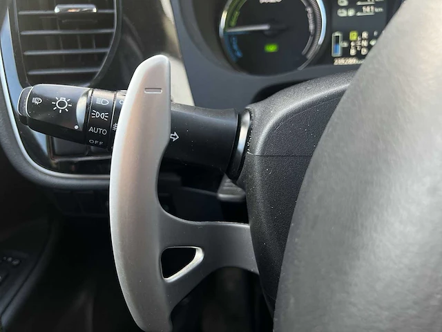 Mitsubishi outlander 2.0 phev instyle | 9-xpf-91 - afbeelding 17 van  30