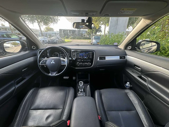 Mitsubishi outlander 2.0 phev instyle | 9-xpf-91 - afbeelding 25 van  30