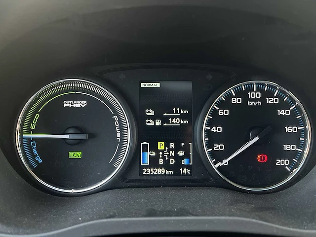 Mitsubishi outlander 2.0 phev instyle | 9-xpf-91 - afbeelding 29 van  30