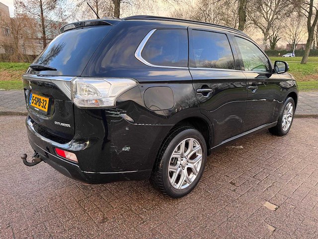 Mitsubishi outlander 2.0 phev instyle automaat, 5-spb-32 - afbeelding 8 van  15