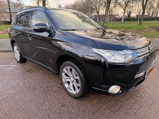 Mitsubishi outlander 2.0 phev instyle automaat, 5-spb-32 - afbeelding 9 van  15