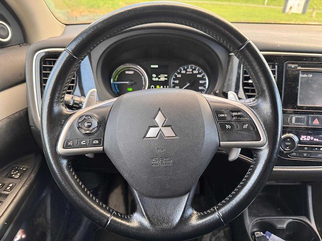 Mitsubishi outlander 2.0 phev instyle automaat, 5-spb-32 - afbeelding 13 van  15