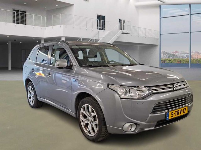 Mitsubishi outlander 2.0 phev instyle+ automaat, 5-trv-17 - afbeelding 4 van  10