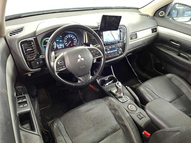 Mitsubishi outlander 2.0 phev instyle+ automaat, 5-trv-17 - afbeelding 7 van  10