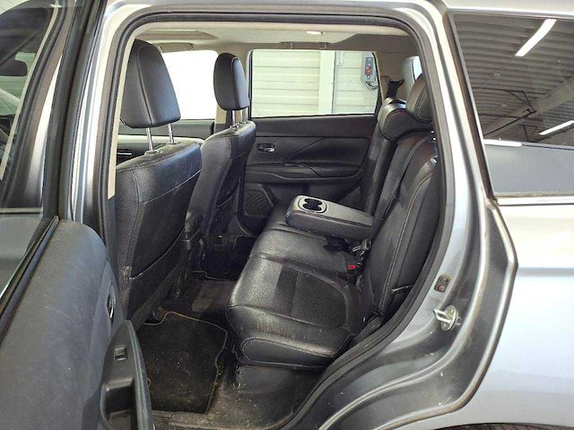 Mitsubishi outlander 2.0 phev instyle+ automaat, 5-trv-17 - afbeelding 7 van  8