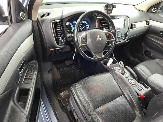 Mitsubishi outlander 2.0 phev instyle automaat, 9-svd-48 - afbeelding 10 van  12
