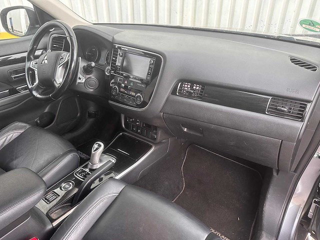 Mitsubishi outlander 2.0 phev instyle automaat, ks-230-n - afbeelding 9 van  21