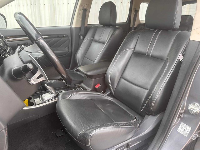 Mitsubishi outlander 2.0 phev instyle automaat, ks-230-n - afbeelding 17 van  21