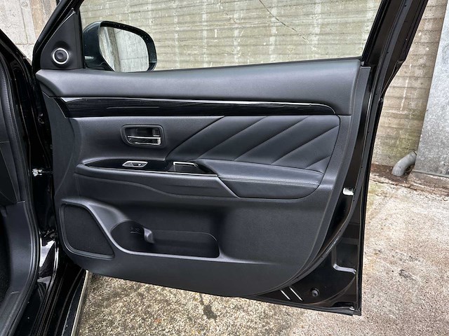 Mitsubishi outlander 2.0 phev instyle cwo ggp21 203pk 2015 (origineel-nl) plug-in hybrid, hg-301-z - afbeelding 13 van  43
