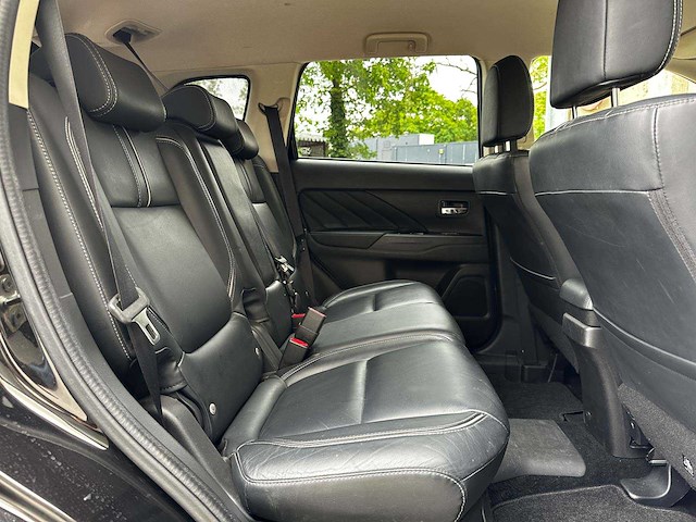 Mitsubishi outlander 2.0 phev instyle cwo ggp21 203pk 2015 (origineel-nl) plug-in hybrid, hg-301-z - afbeelding 14 van  43