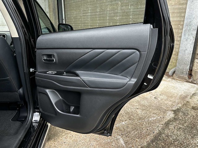 Mitsubishi outlander 2.0 phev instyle cwo ggp21 203pk 2015 (origineel-nl) plug-in hybrid, hg-301-z - afbeelding 15 van  43