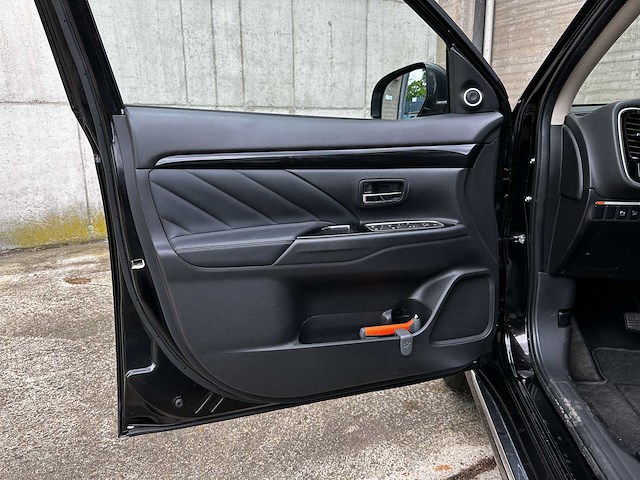 Mitsubishi outlander 2.0 phev instyle cwo ggp21 203pk 2015 (origineel-nl) plug-in hybrid, hg-301-z - afbeelding 22 van  43