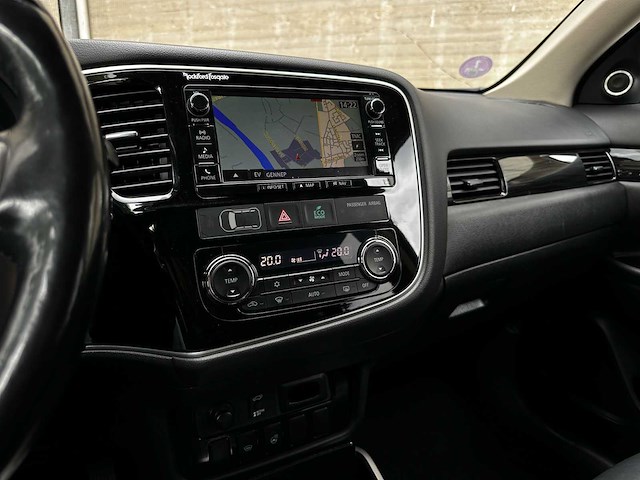Mitsubishi outlander 2.0 phev instyle cwo ggp21 203pk 2015 (origineel-nl) plug-in hybrid, hg-301-z - afbeelding 27 van  43