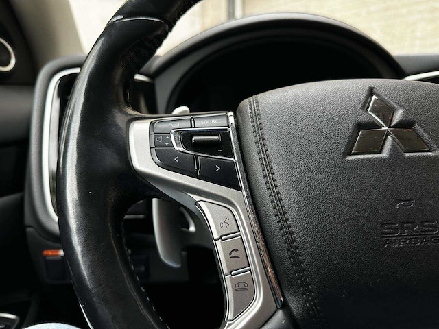 Mitsubishi outlander 2.0 phev instyle cwo ggp21 203pk 2015 (origineel-nl) plug-in hybrid, hg-301-z - afbeelding 32 van  43