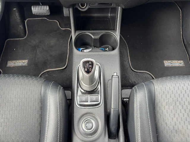 Mitsubishi outlander 2.0 phev intense + 3-tjh-83 - afbeelding 14 van  23