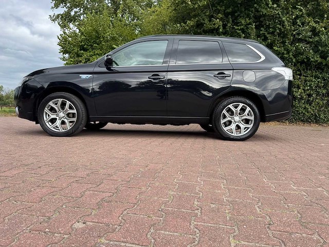 Mitsubishi outlander 2.0 phev intense + 3-tjh-83 - afbeelding 17 van  23