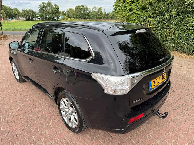 Mitsubishi outlander 2.0 phev intense + 3-tjh-83 - afbeelding 18 van  23