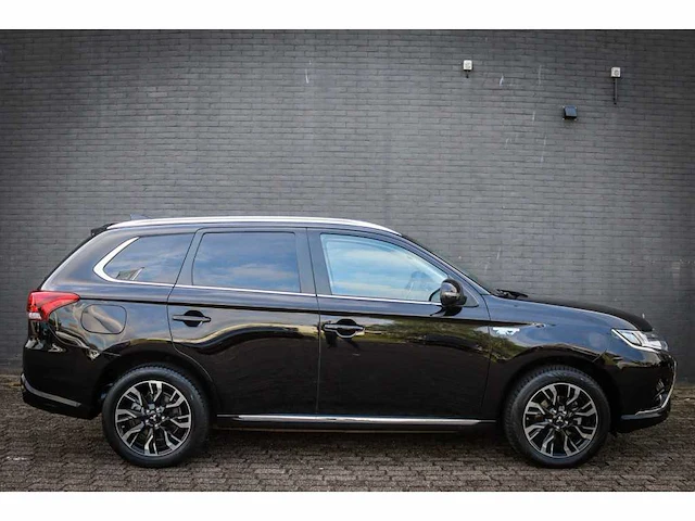 Mitsubishi outlander 2.0 phev prestige+ * p-661-bs - afbeelding 12 van  20