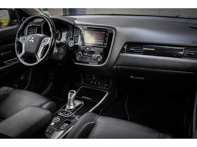 Mitsubishi outlander 2.0 phev prestige+ * p-661-bs - afbeelding 15 van  20