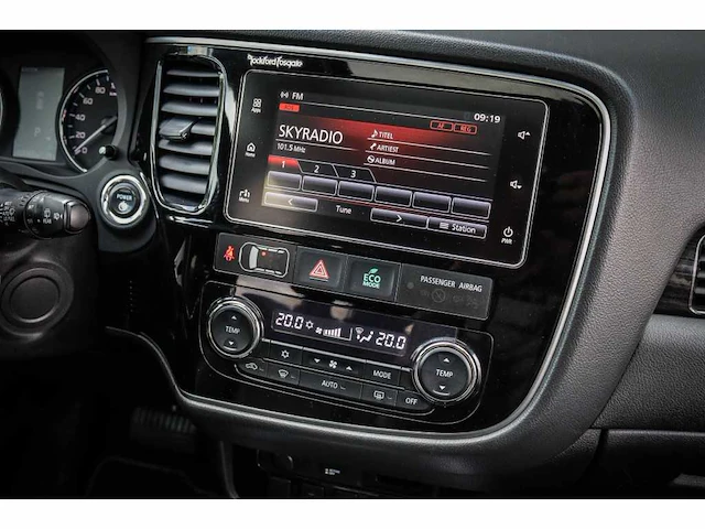 Mitsubishi outlander 2.0 phev prestige+ * p-661-bs - afbeelding 16 van  20