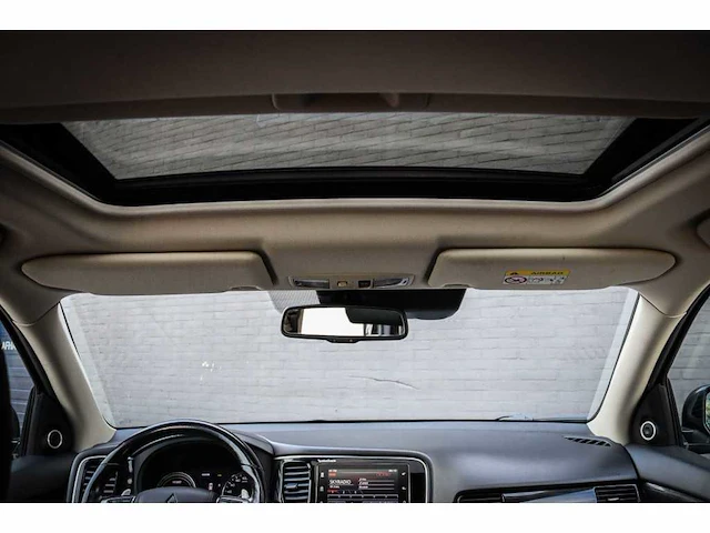 Mitsubishi outlander 2.0 phev prestige+ * p-661-bs - afbeelding 18 van  20