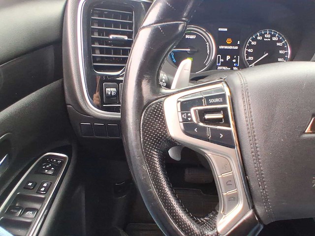 Mitsubishi outlander 2.0 phev pure 2016 | nb-469-k - afbeelding 9 van  27