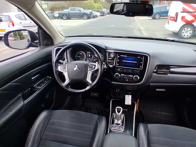 Mitsubishi outlander 2.0 phev pure 2016 | nb-469-k - afbeelding 22 van  27