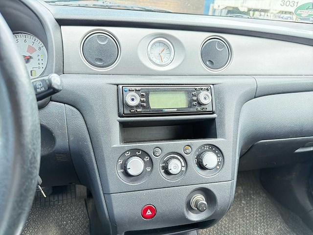 Mitsubishi outlander 2.4 intense 4wd | 75-sj-hp i - afbeelding 3 van  25