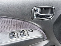 Mitsubishi outlander 2.4 intense 4wd | 75-sj-hp i - afbeelding 14 van  25