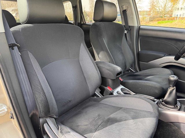 Mitsubishi outlander 2.4 intro edition 2wd, 50-zh-vz - afbeelding 10 van  14