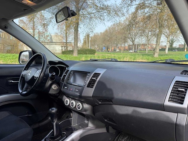 Mitsubishi outlander 2.4 intro edition 2wd, 50-zh-vz - afbeelding 12 van  14